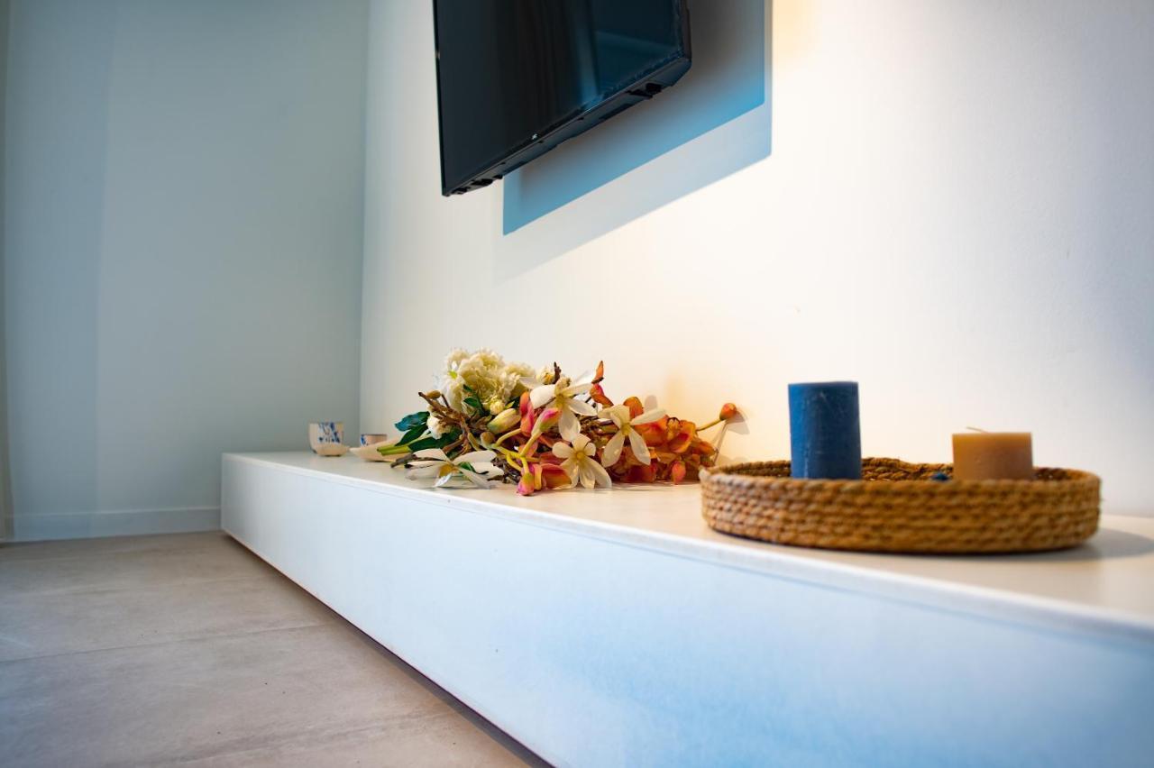 La Mer Bleue Beachfront Boutique Apartments Vrachati Exterior photo
