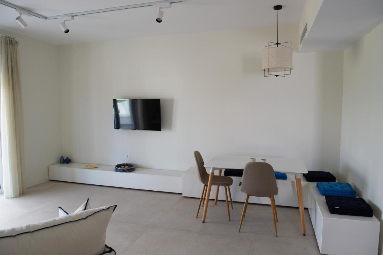 La Mer Bleue Beachfront Boutique Apartments Vrachati Exterior photo